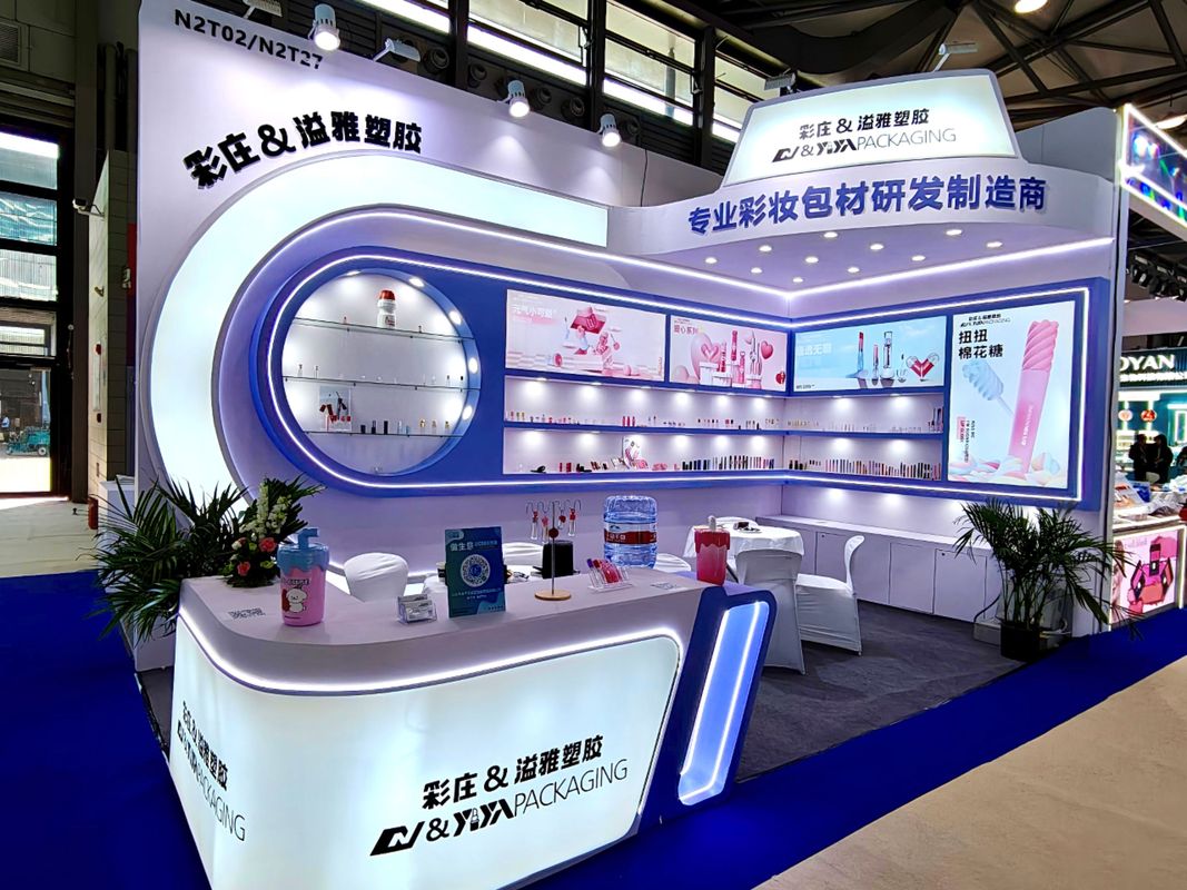 创意盛宴，等待您的光临——瑄言总经理在企业形象策划展会现场
